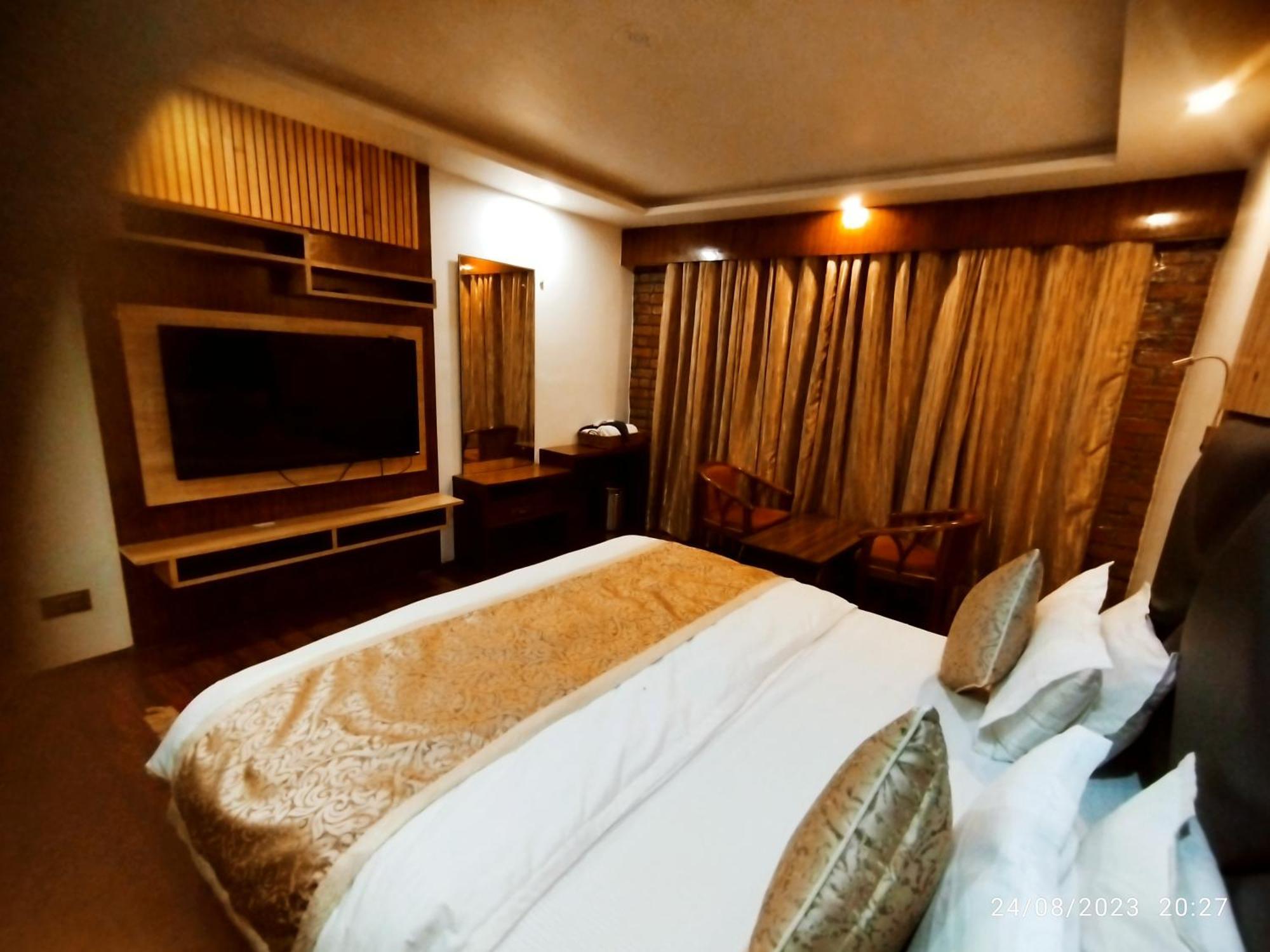 Hotel Lidder Palace Pahalgām Dış mekan fotoğraf