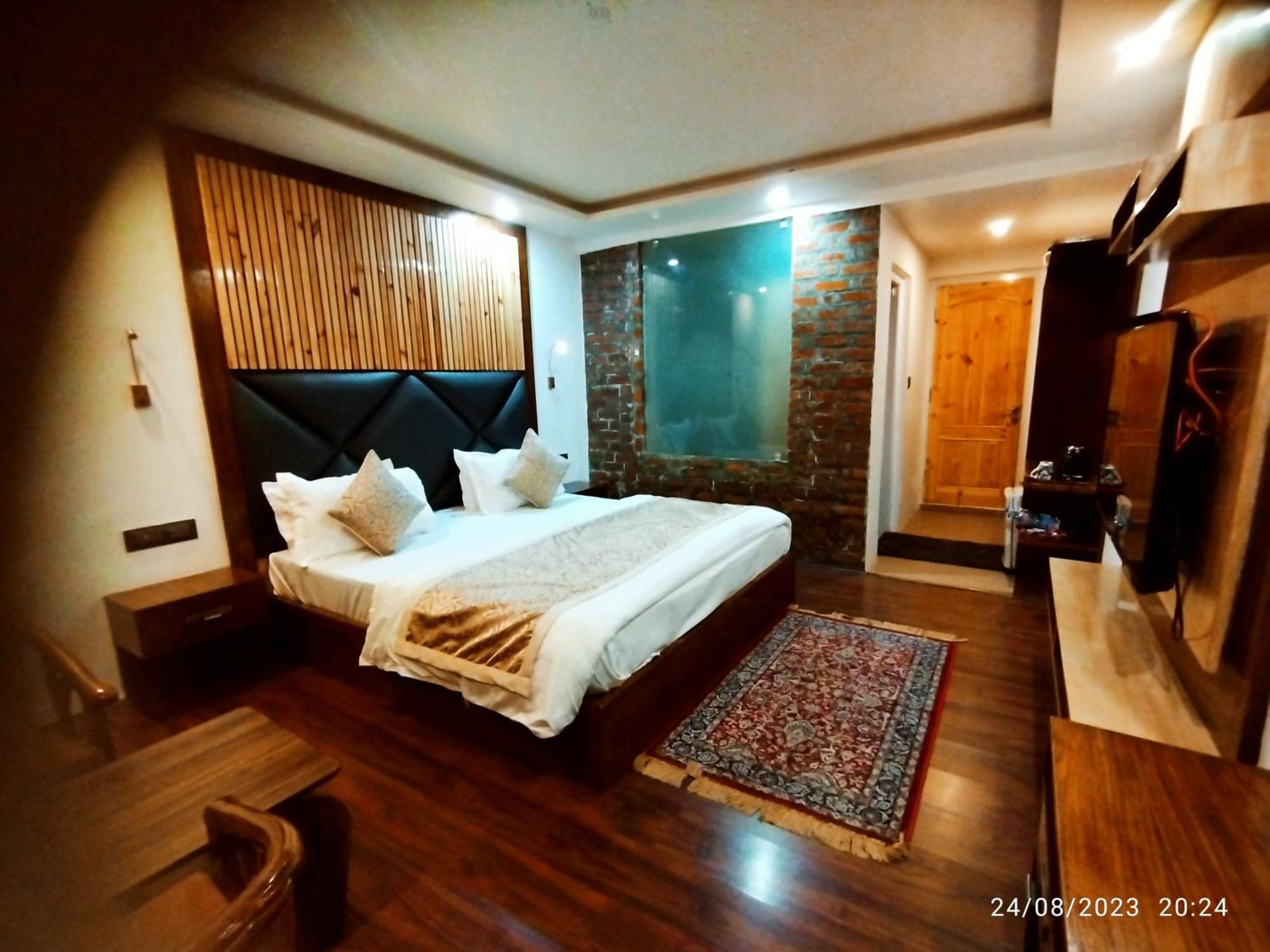Hotel Lidder Palace Pahalgām Dış mekan fotoğraf